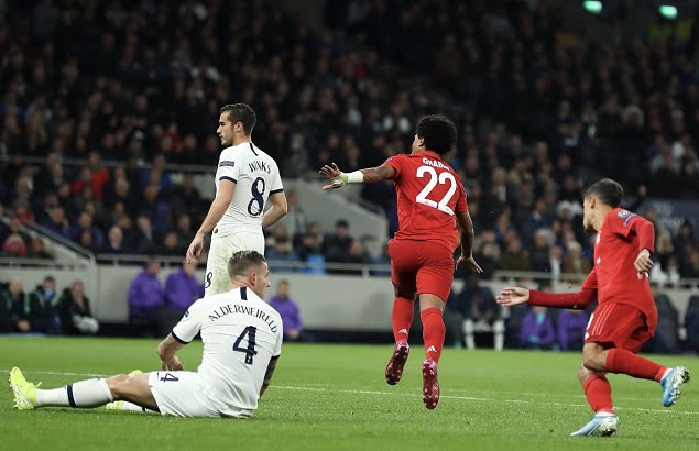  拜仁慕尼黑客场小胜科隆继续领跑积分榜  